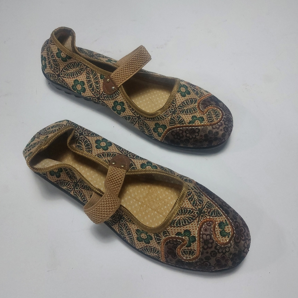 Women's Mary Jane Floral Print Tan Slip-on Sandals Size 42